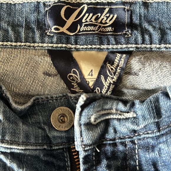Women’s lucky brand Capri jeans - Picture 2 of 3